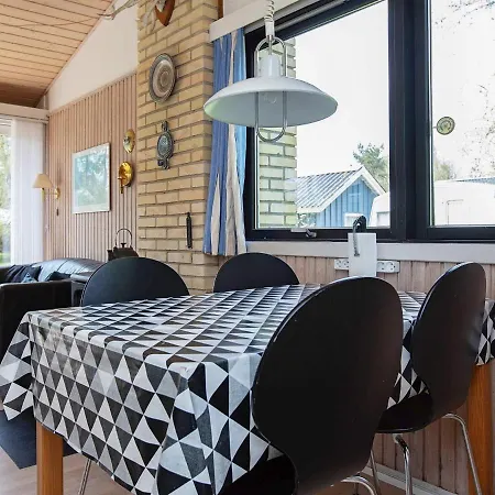 Two-bedroom Holiday In Vaeggerlose 26 *